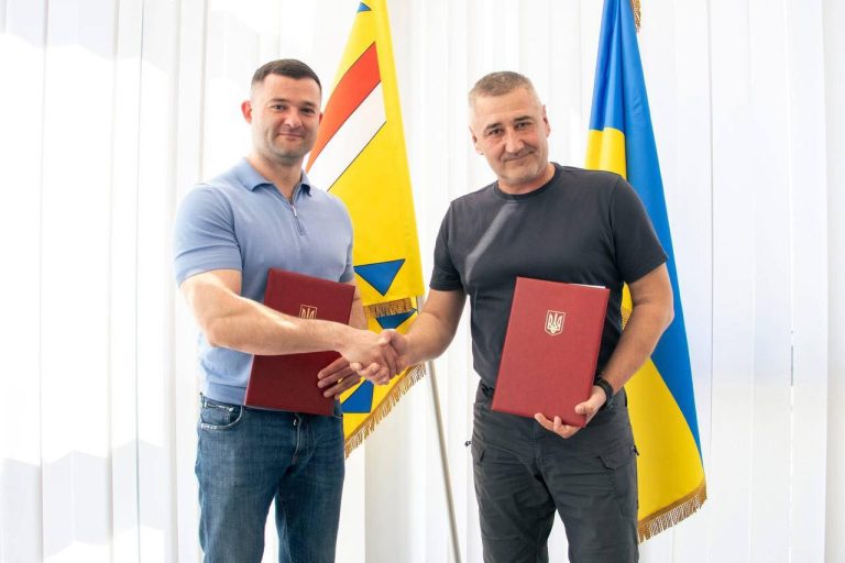 Десятки візитів за один квітень. Обмін досвідом та нові угоди пліч-о-пліч.