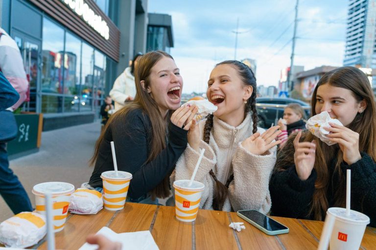 Фрі, бургери та друзі. Ідеальний вечір для дітей у McDonald’s