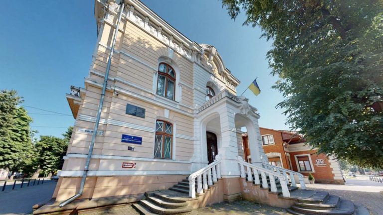 Історії війни з Херсонщини: нові експонати в Коломиї