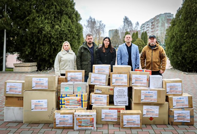 Tasty gifts for children from the frontline community