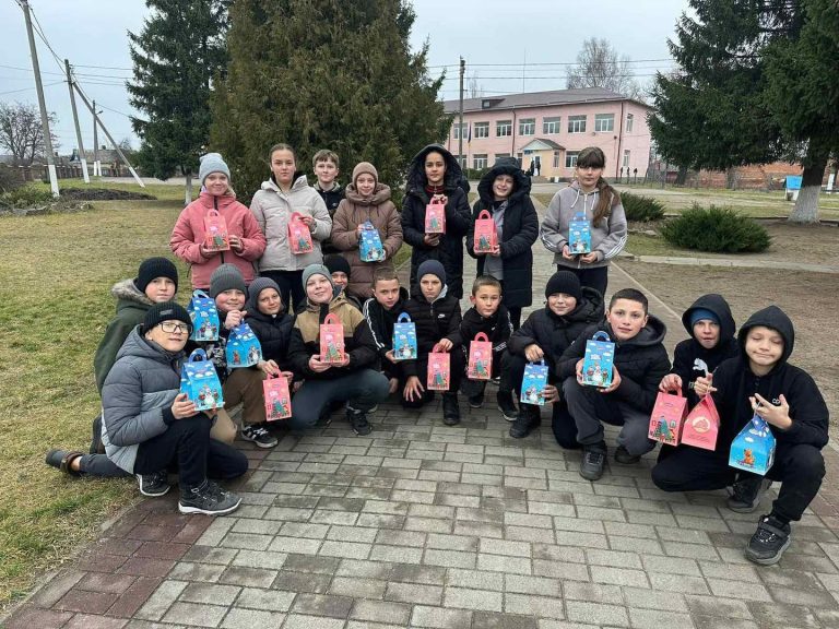 Подарунки для дітей з прифронтових громад