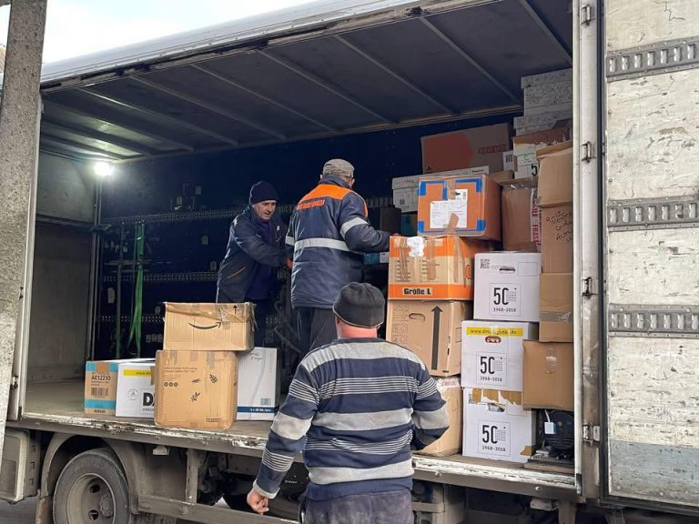 Трішки світла і тепла: Шалигинська громада з Сумщини отримала допомогу від Яворівської