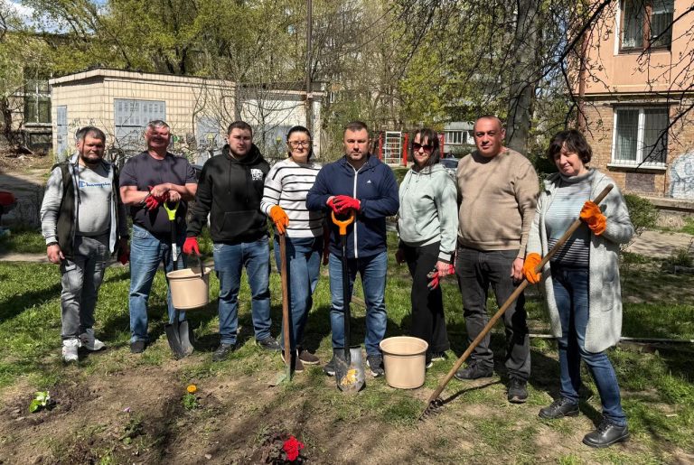 «Коріння стійкості»: громади висадили дерева як символ пам’яті та відновлення