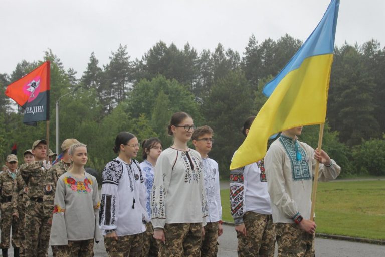 Джура, діти та громади, що пліч-о-пліч