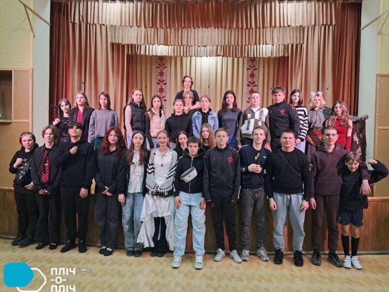 Учні зі Снігурівки в гостях у Пустомитівській громаді