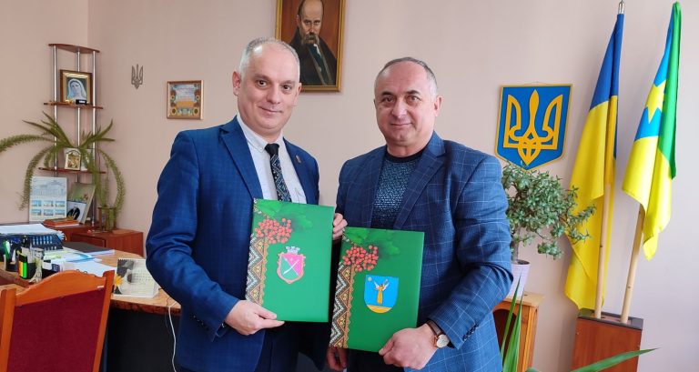 Тлумацька та Менська громади розпочали співпрацю в рамках проєкту  «Пліч-о-пліч»